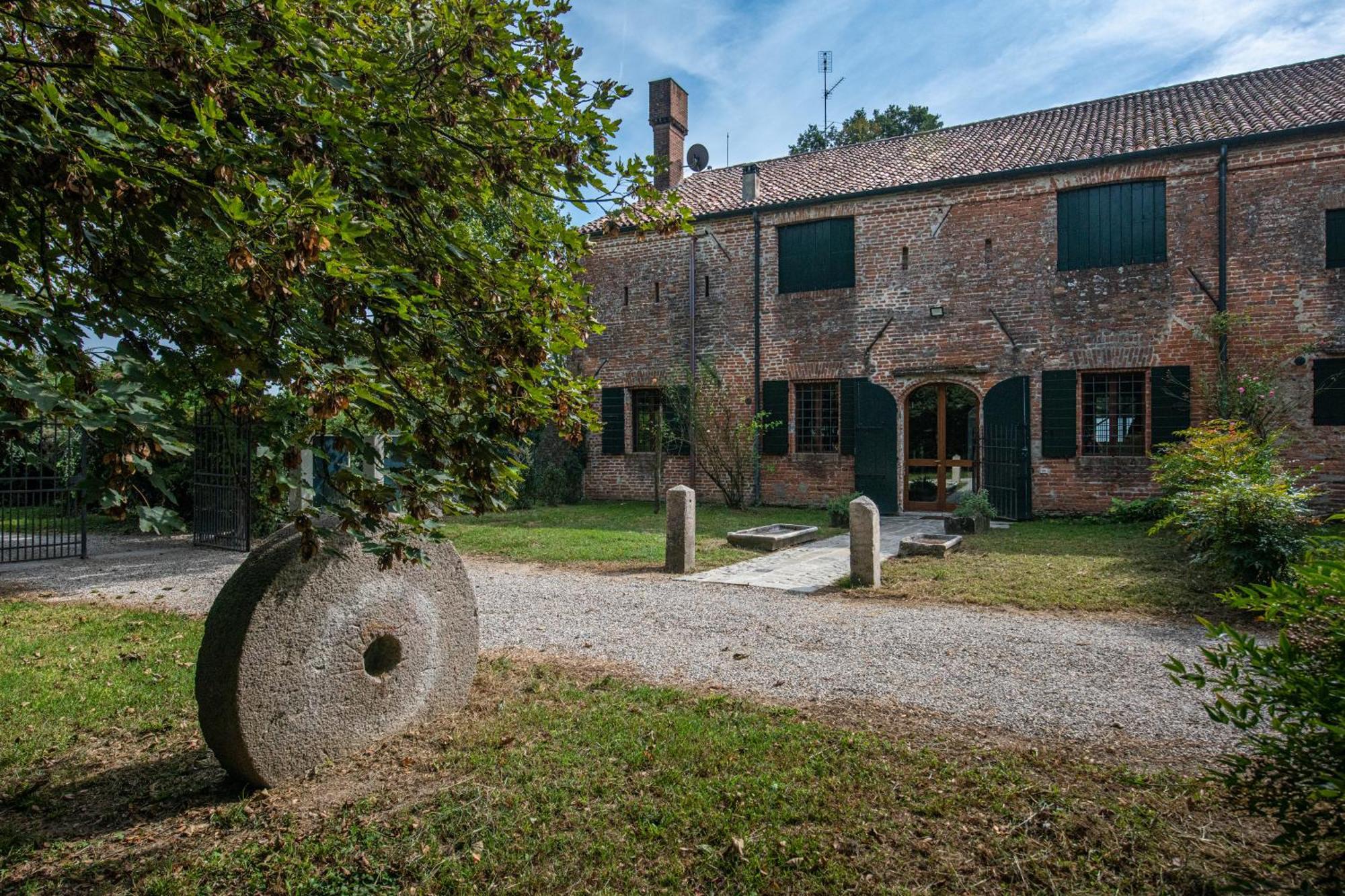 Villa Country Mansion 8500Squarefeet San Pietro Viminario エクステリア 写真
